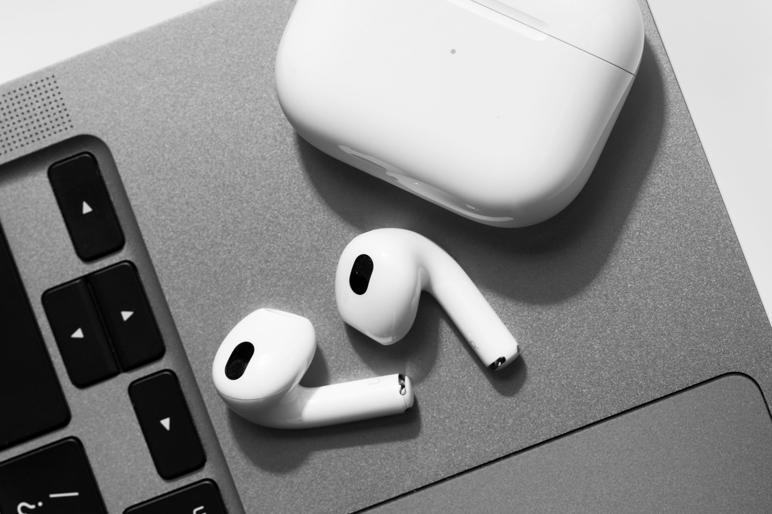 Watching a Movie with a Friend Connecting Two Pairs of Headphones to a MacBook iSpace